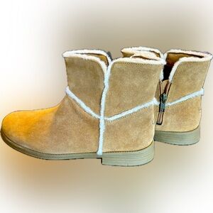 UGG® Coletta size 5 Comfort Boots